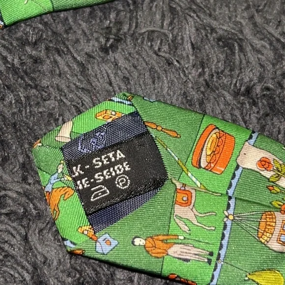 Salvatore Ferragamo Tie - Picture 6 of 8